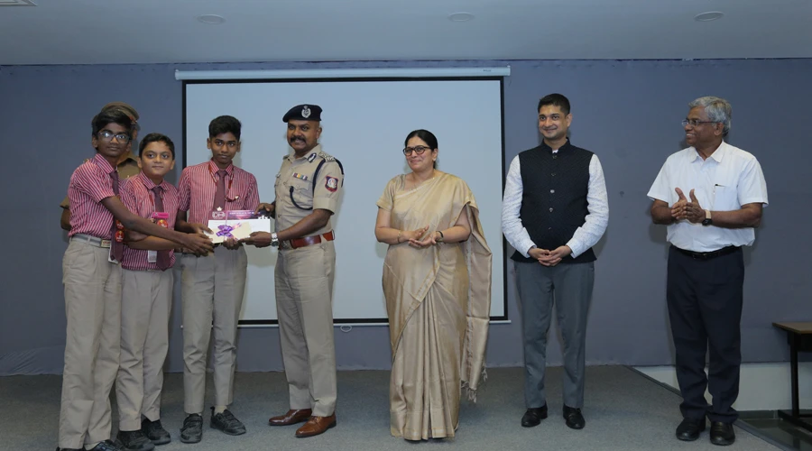 winners-of-tamilnadu-first-road-safety-design-hackathon-1